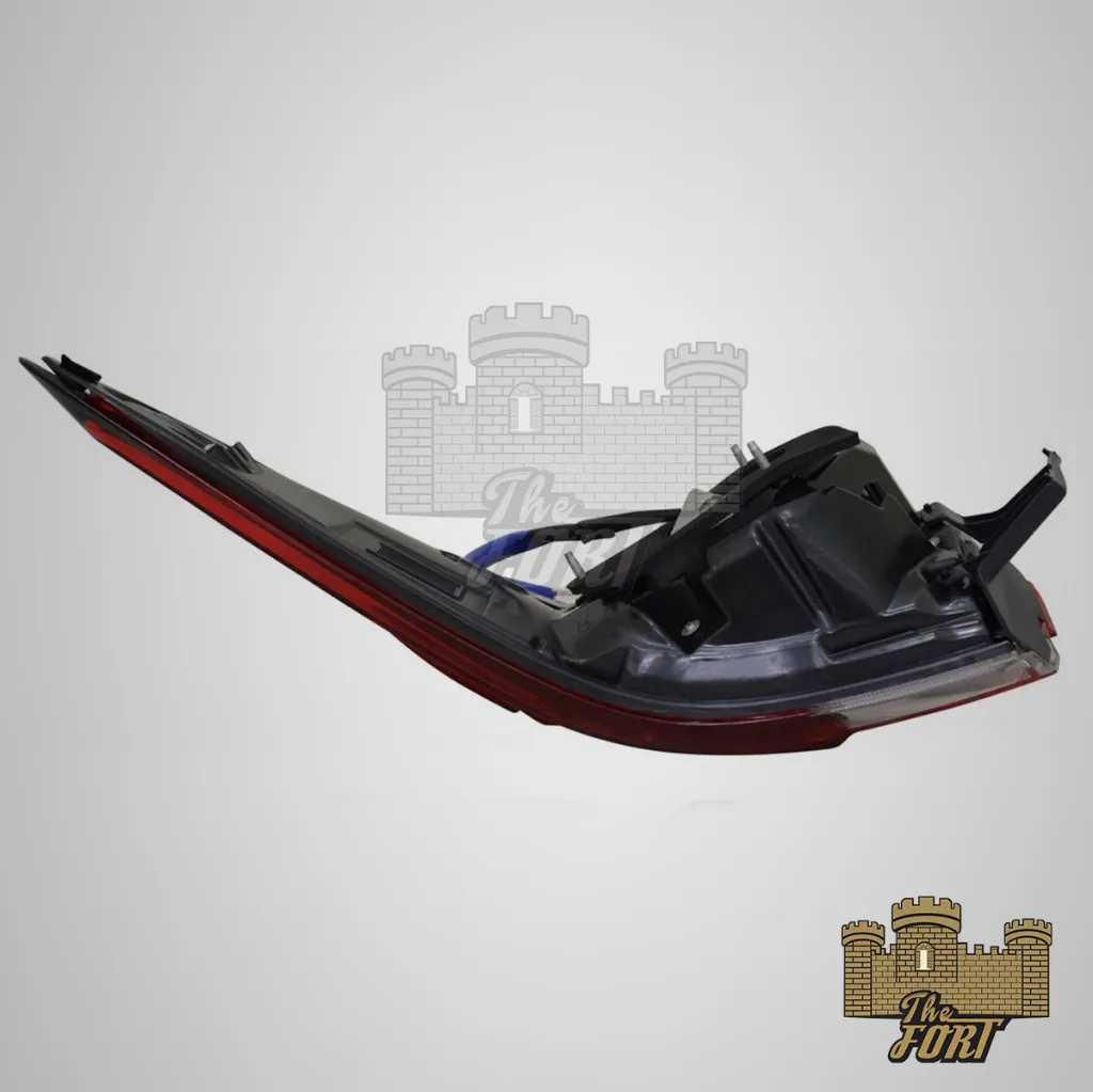 es 16 rear light 7.webp