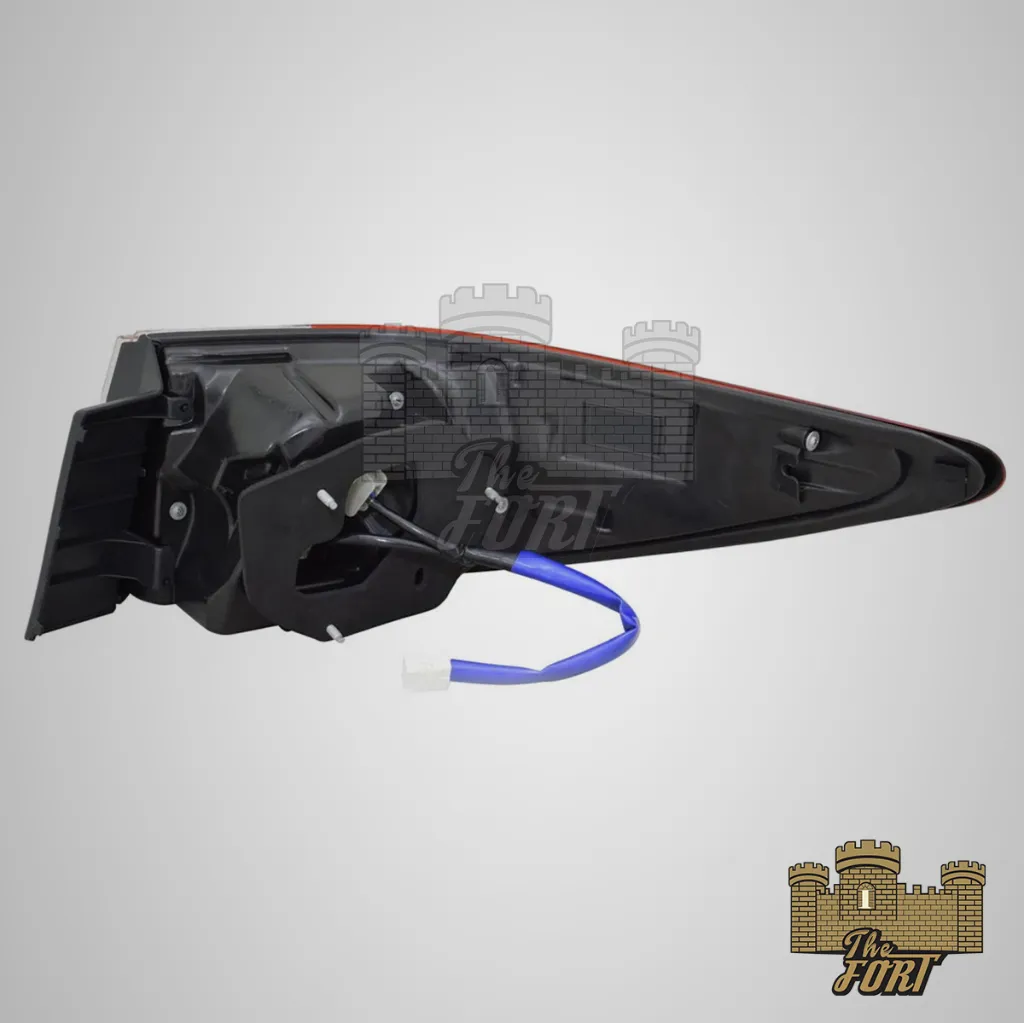 es 16 rear light 5.webp